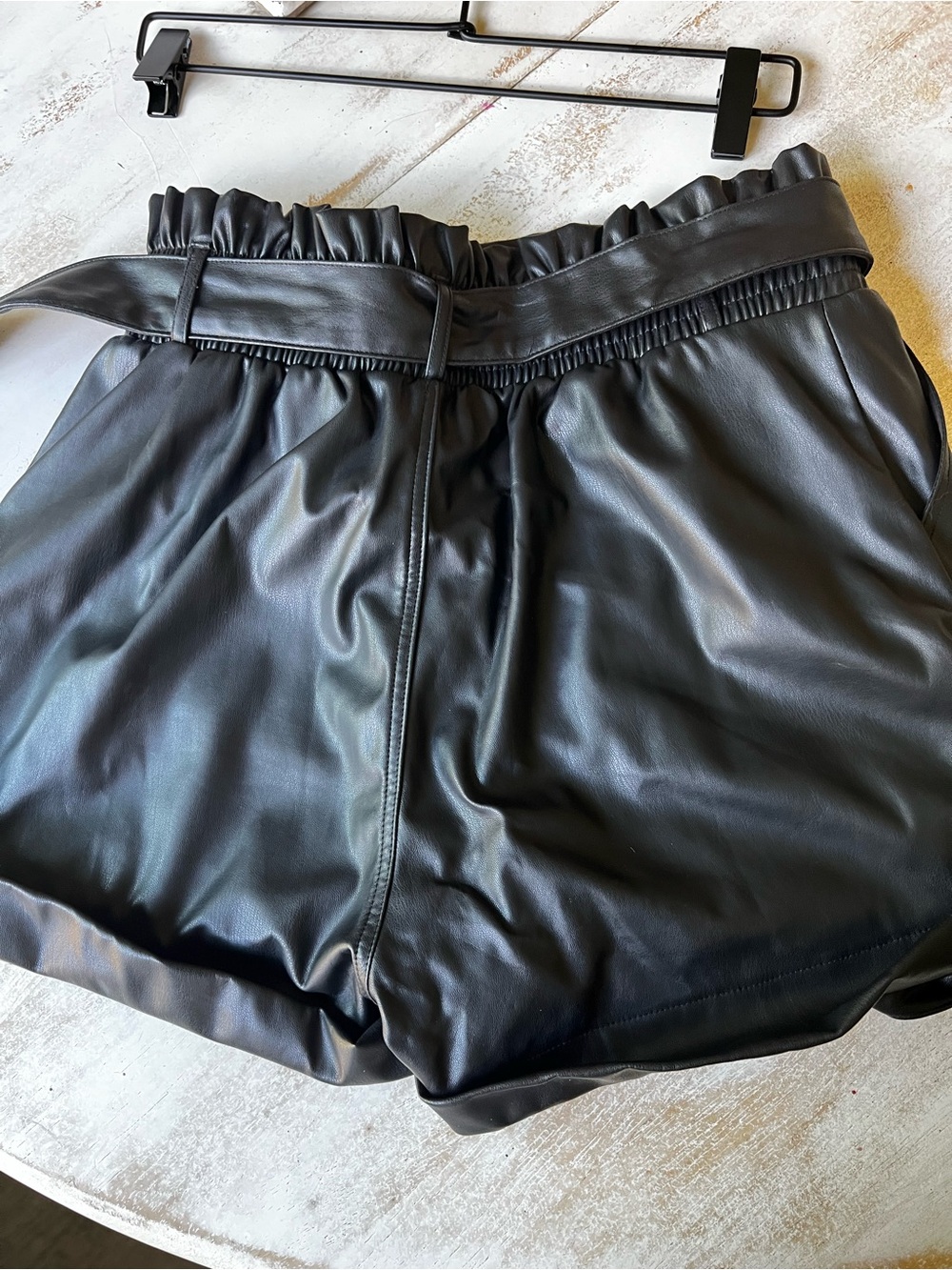 Superdown Faux Leather high-wasted paper bag Shorts with Belt Tie - Picture 6 of 6